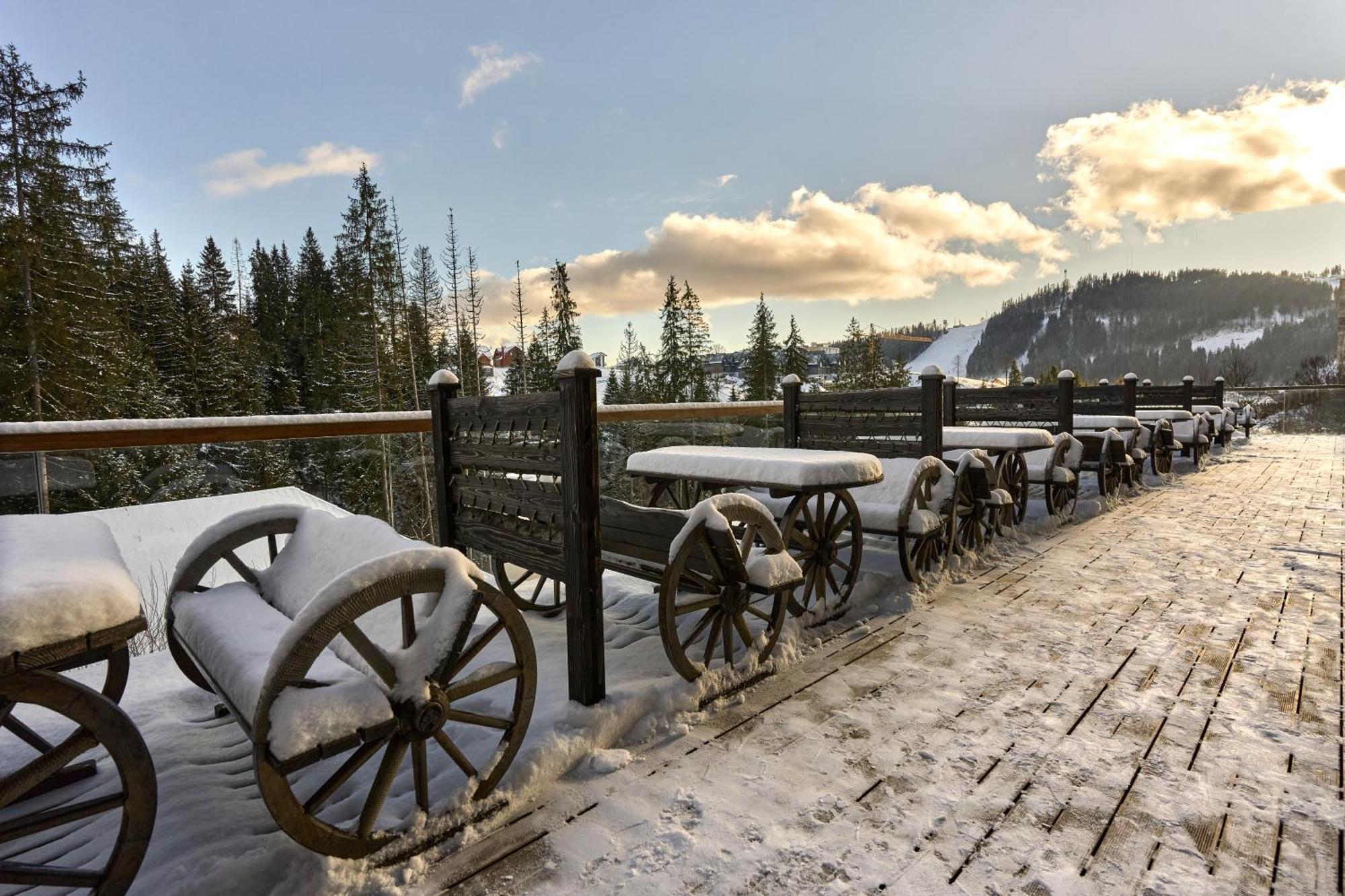 Mk Resort Bukovel Bagian luar foto